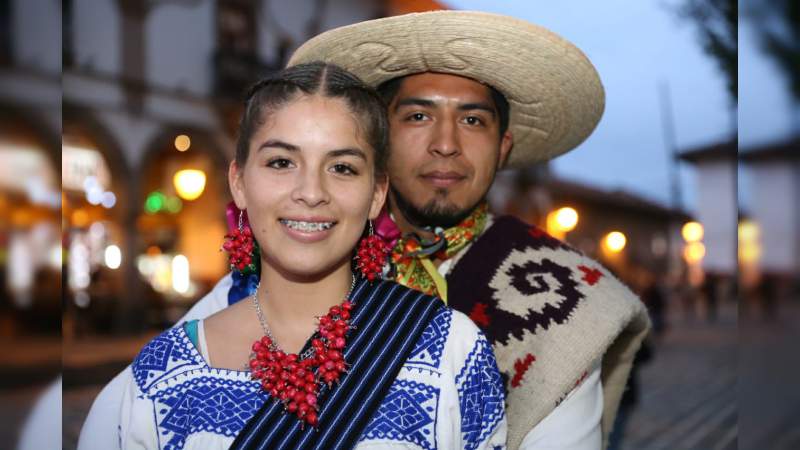 Disfrutan miles de turistas verbena popular en el majestuoso Pátzcuaro, Pueblo Mágico - Foto 3 