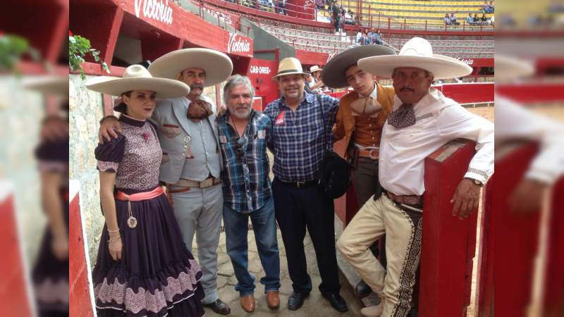 Si a los diputados no les gusta lo mexicano,  que se vayan de México: Álvaro López - Foto 1 