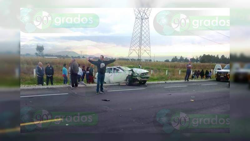 Tres heridos en choque en la carretera Zitácuaro – Toluca - Foto 1 