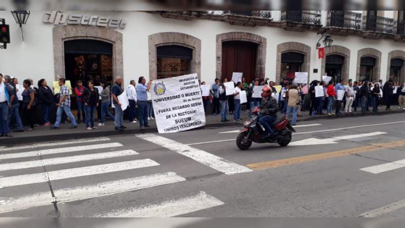 SUEUM se manifiesta en el Congreso del Estado 