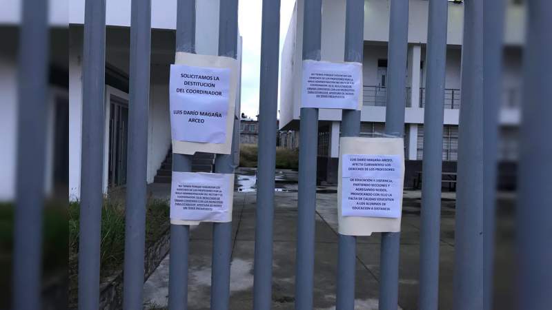 Profesores de la UMSNH piden salida de aviadores de la Facultad de Derecho - Foto 1 