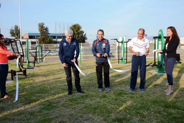 Inauguran gimnasio al aire libre en el Estadio Universitario de la UMSNH - Foto 0 