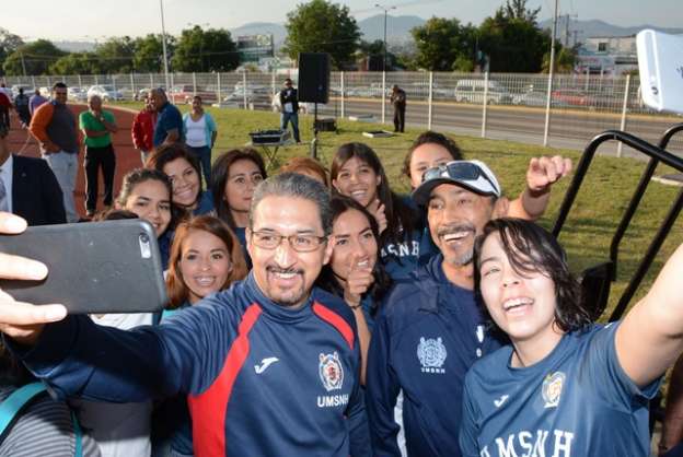 Inauguran gimnasio al aire libre en el Estadio Universitario de la UMSNH - Foto 3 