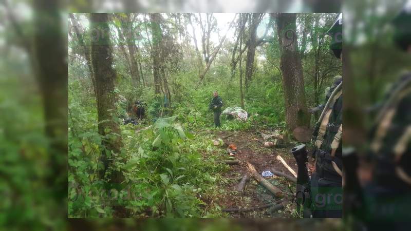 Militares dan con narcocampamento y abaten a dos sicarios en Salvador Escalante - Foto 4 