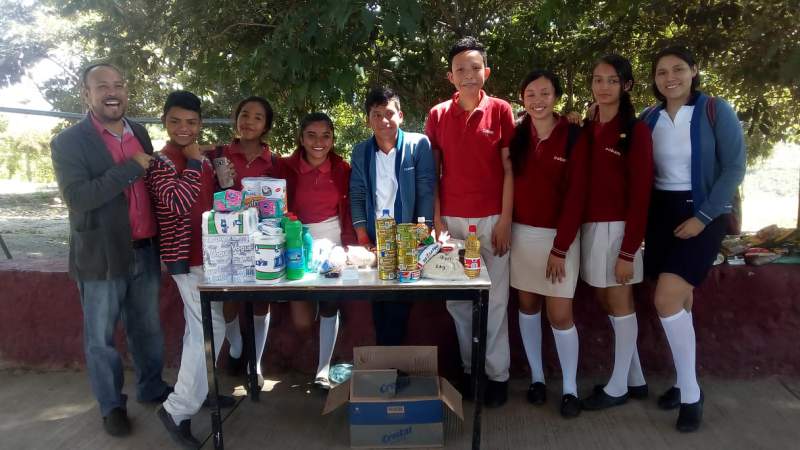 Comunidad estudiantil en Tuzantla, se solidariza con el desastre de Peribán 