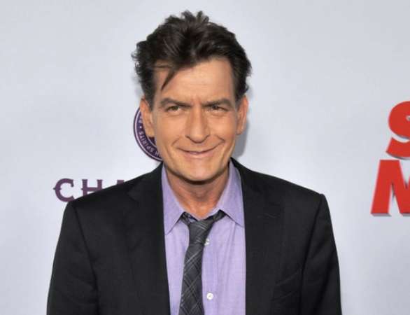 Charlie Sheen confiesa que tiene VIH 