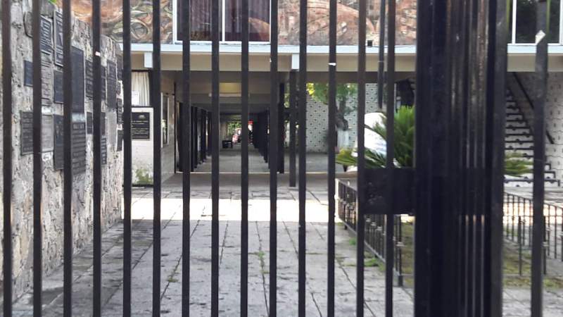 Normalistas retienen vehículos en las Tarascas - Foto 0 