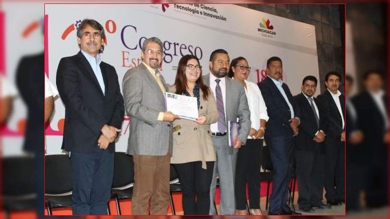 Ganan estudiantes de la UMSNH Premio Jóvenes Investigadores 
