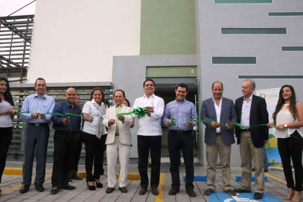 Colocan primera piedra de empresa PANFRUT y arrancan operaciones 3 empresas en Michoacán - Foto 0 