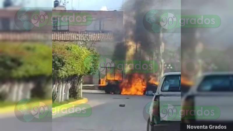 Incendian patrullas afuera de alcaldía de Jerécuaro, Guanajuato  - Foto 0 