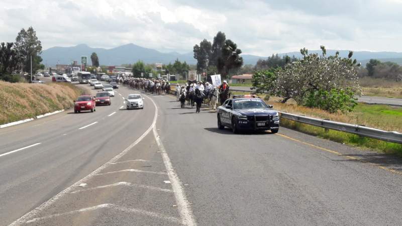 Cabalgata Morelos arriba a Tiripetío 