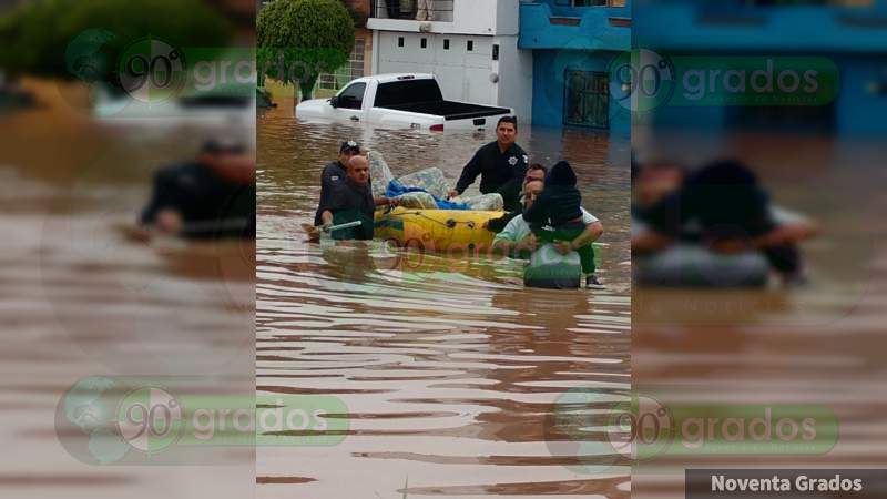 Policías evacúan a casi 200 morelianos afectados por inundaciones - Foto 5 