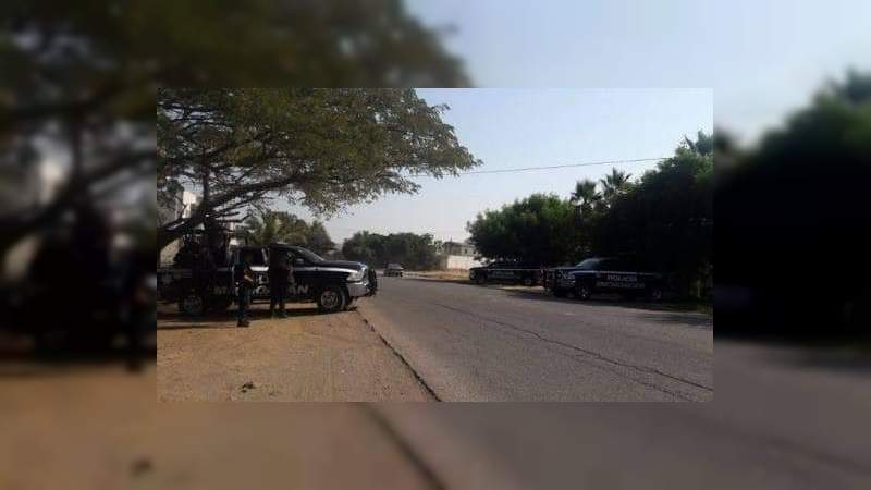 Atacan a balazos y hieren a conductor en Apatzingán, Michoacán 