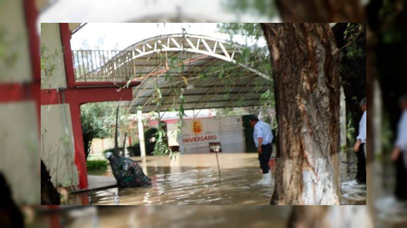 28 escuelas de Morelia suspenden clases por afectaciones 