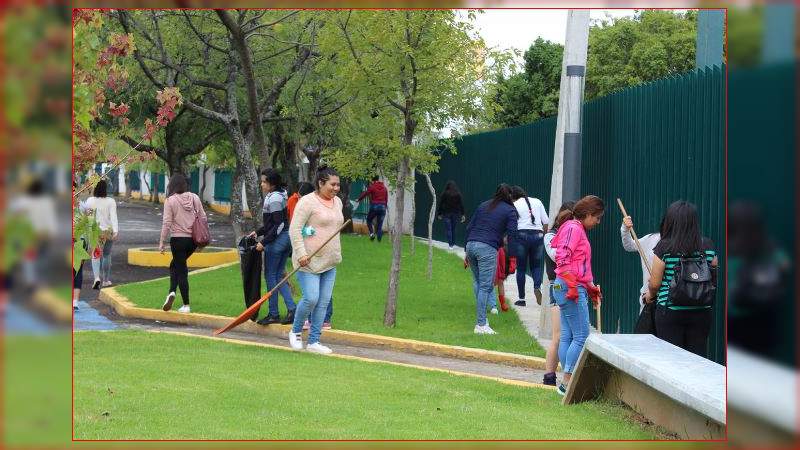Estudiantes a favor de mantener limpios los espacios universitarios - Foto 2 