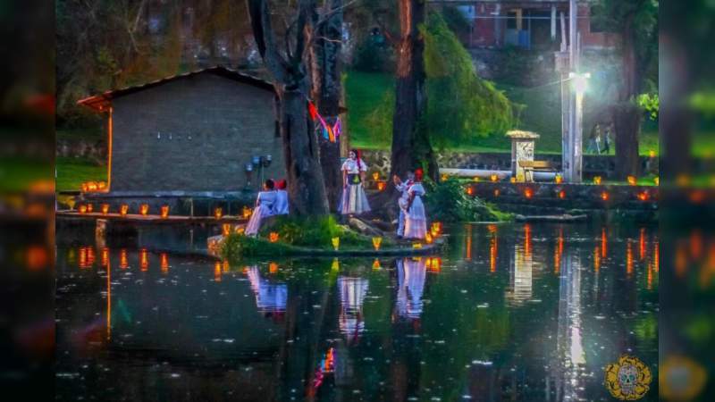 Arriban turistas nacionales y extranjeros por Noche de Muertos - Foto 3 