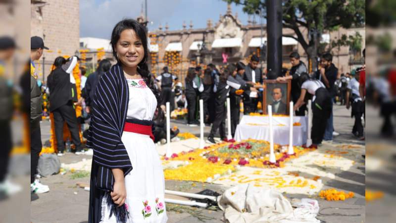 Escuelas, Instituciones y sociedad participan en el montaje de altares en Morelia - Foto 0 
