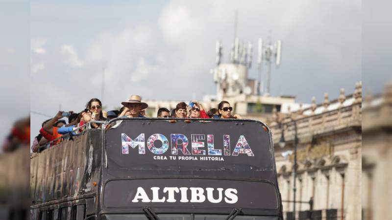 Escuelas, Instituciones y sociedad participan en el montaje de altares en Morelia - Foto 2 