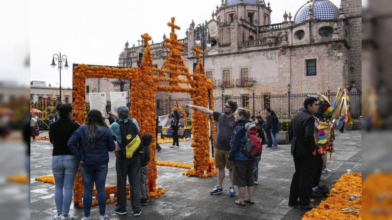 Raúl Morón realiza recorrido en el Centro Histórico  por acciones de "Noche de Muertos" - Foto 4 