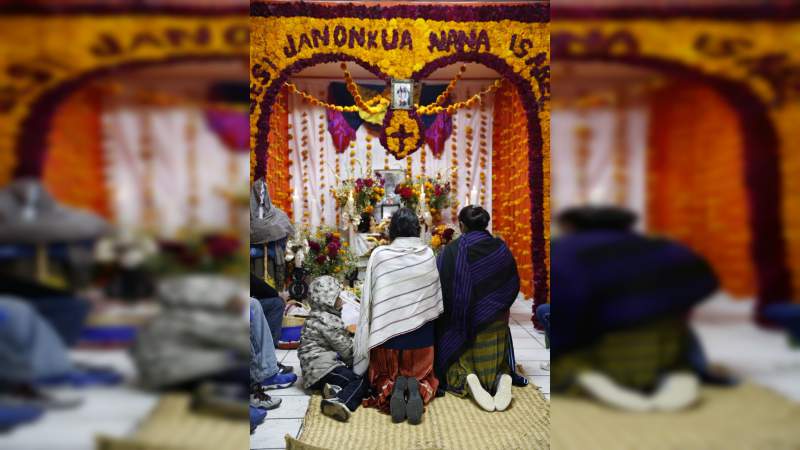 Habitantes de Santa Fe de la Laguna rinden homenaje a sus difuntos  - Foto 0 