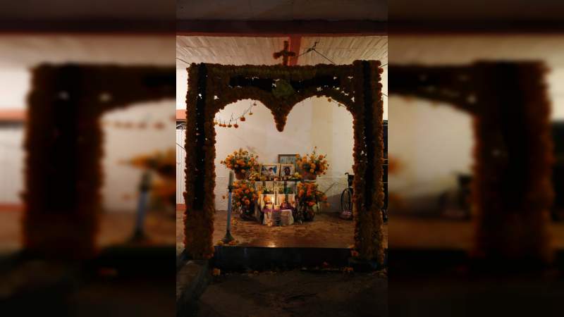 Habitantes de Santa Fe de la Laguna rinden homenaje a sus difuntos  - Foto 1 