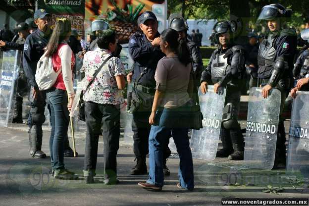 Maestros michoacanos acuden a evaluarse  - Foto 1 