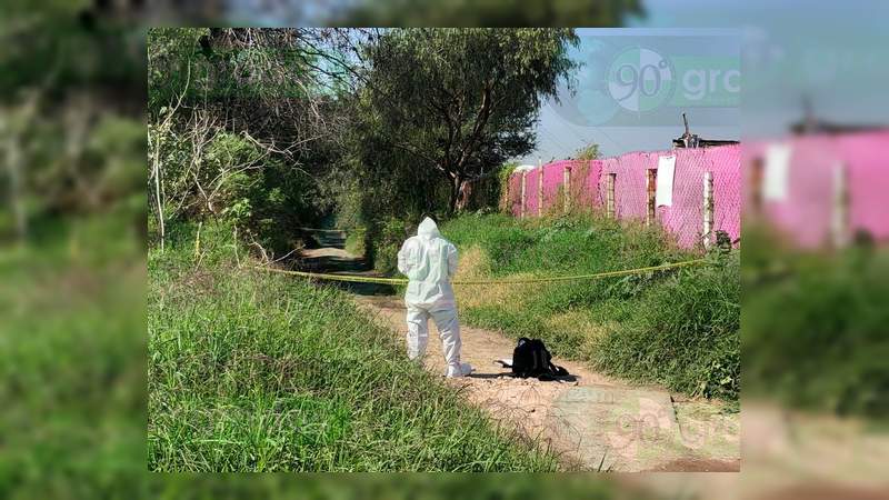 Abandonan cadáver encobijado en un camino de Celaya, Guanajuato - Foto 1 