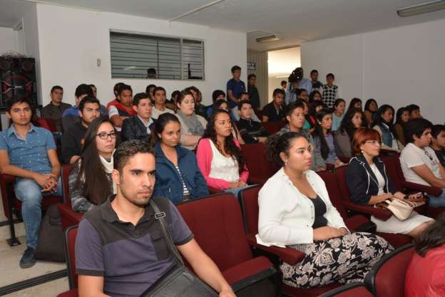 La UMSNH prepara alumnos para la toma de decisiones: José Apolinar Cortés - Foto 1 