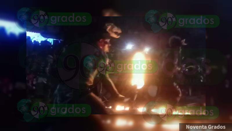 Realizan Marcha de las Luminarias por 128 Aniversario del Panteón de Celaya, Guanajuato  - Foto 2 