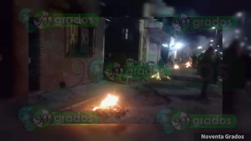 Realizan Marcha de las Luminarias por 128 Aniversario del Panteón de Celaya, Guanajuato  - Foto 3 