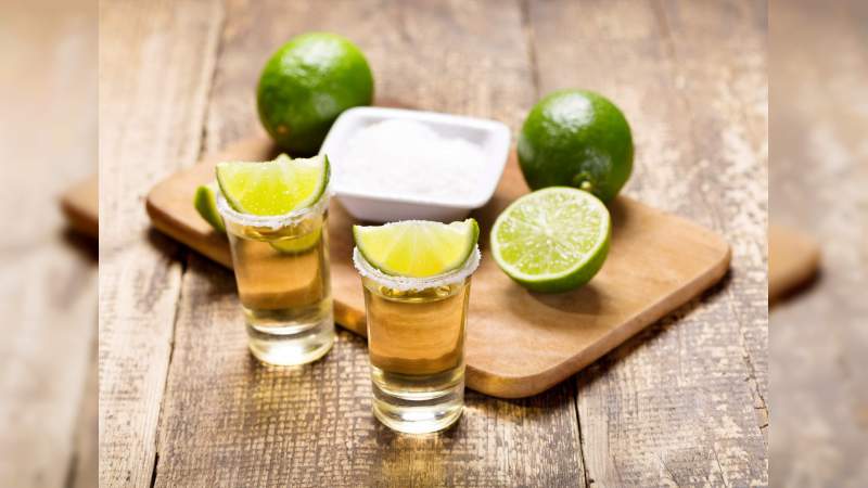 Científicos revelan que el tequila ayuda a bajar de peso 