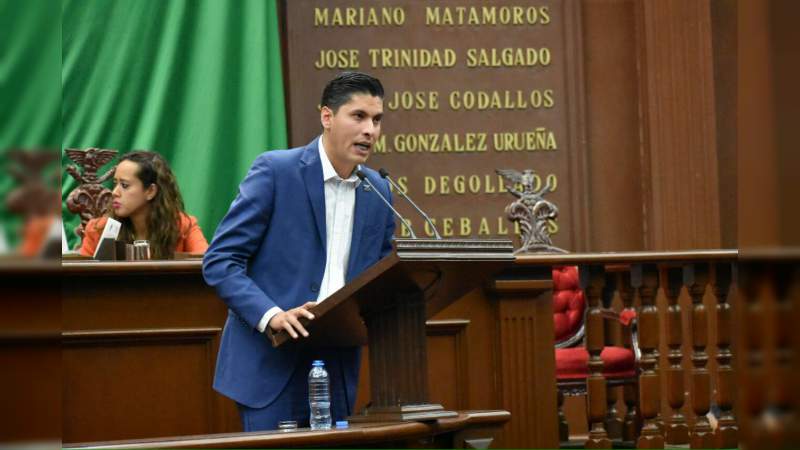 Congreso michoacano, a propuesta de Javier Paredes, exhorta a próxima administración federal a que dé continuidad a la ZEE de LC 