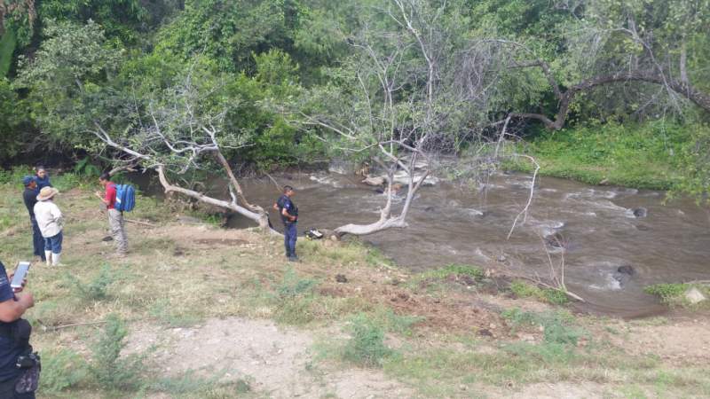 Localizan un cadáver putrefacto en río de Tacámbaro, Michoacán - Foto 1 