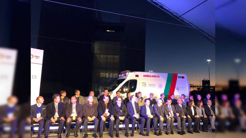 Recibe Michoacán tres ambulancias que fortalecerán el servicio para los michoacanos 