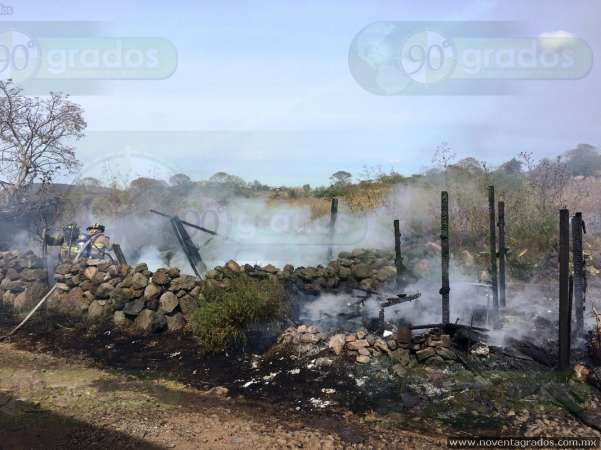 Incendio consume humildes viviendas en Morelia - Foto 2 