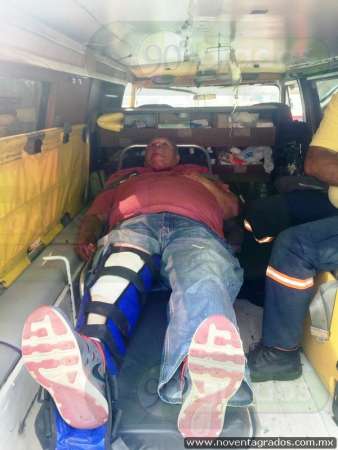 Se estrella camioneta contra camión en Zamora, Michoacán; hay dos heridos - Foto 3 