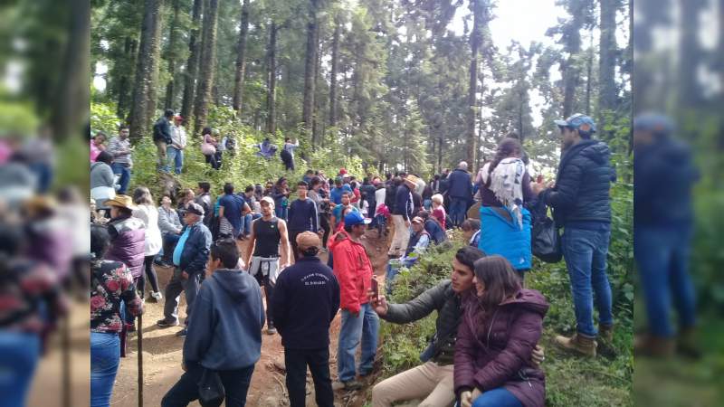 En fin de semana, la afluencia turística más grande del año en la región País de la Monarca  - Foto 1 