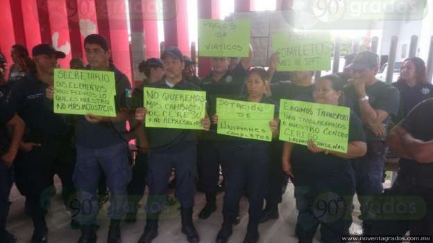 Continúa la falta de pagos a policías; se manifiestan en Lázaro Cárdenas - Foto 0 