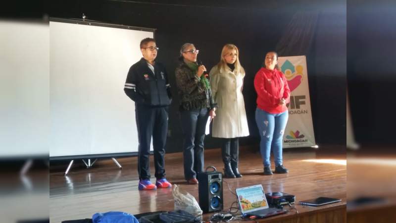 Convoca DIF Michoacán a atender problemas de adolescentes, en familia 