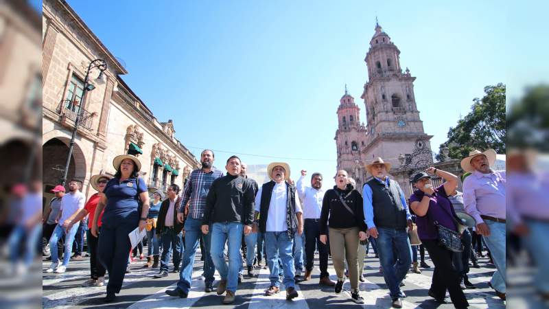 Marcha del SUEUM arriba al centro de Morelia 