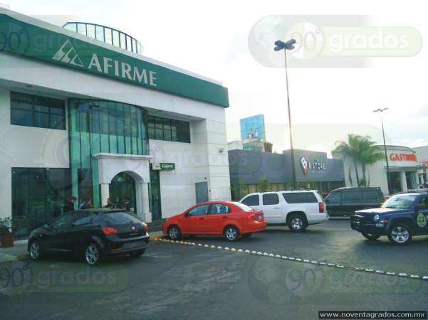 Asaltan banco en plaza de Morelia