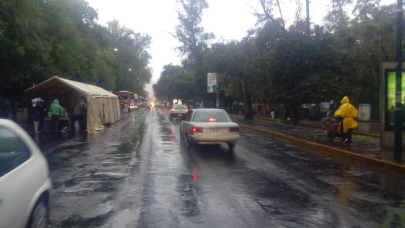Campesinos bloquean la avenida Ventura Puente a la altura de Finanzas 