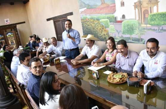 Promete Silvano Aureoles relanzar y fortalecer a los Pueblos Mágicos de Michoacán‏ 