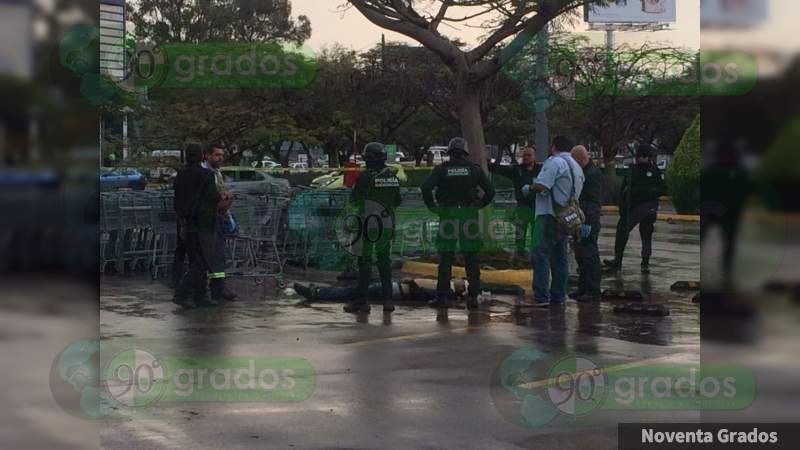 Ejecutan a un hombre en plaza Ágora en Uruapan, Michoacán 