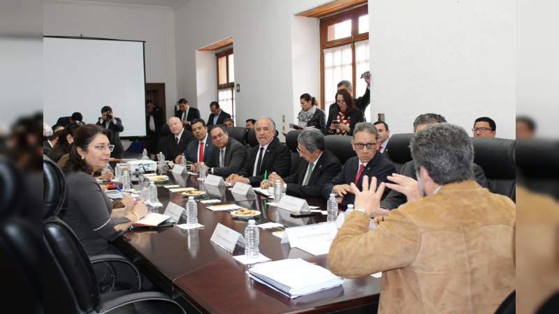 Solidaridad con las universidades públicas: Luciano Concheiro 