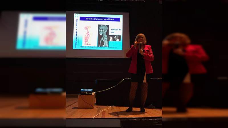 La voz es el instrumento de comunicación del pensamiento: Rosa Eugenia Chávez Calderón 