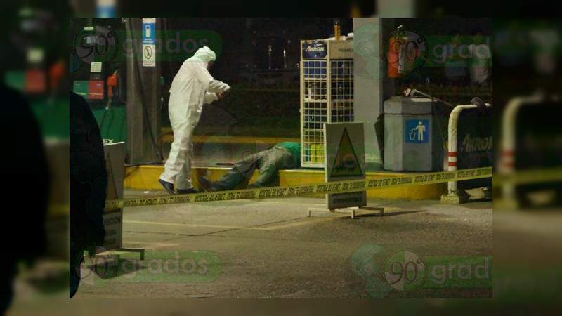 Matan a balazos a despachador de gasolina que se resistió a asalto en Lázaro Cárdenas - Foto 1 
