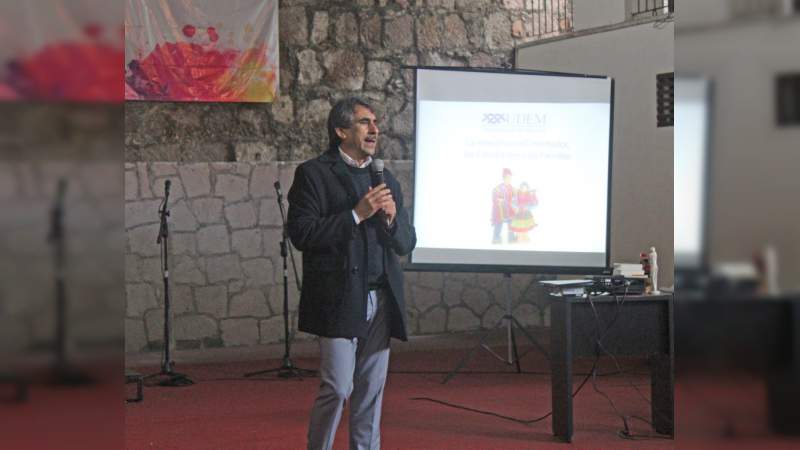 Orientadores educativos de todo el estado fortalecen habilidades a través de foro organizado por la U de Morelia - Foto 0 