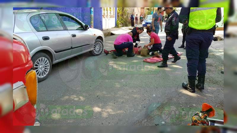 Grave un adolescente tras accidentarse en una moto en Zitácuaro - Foto 1 