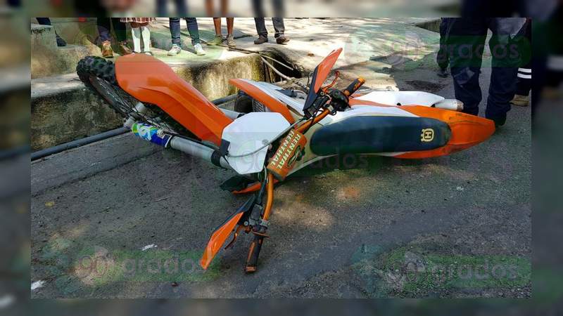 Grave un adolescente tras accidentarse en una moto en Zitácuaro - Foto 3 